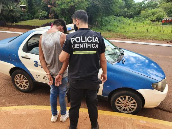 Detuvieron a un joven por intentar robarle dinero a un hombre en el ...