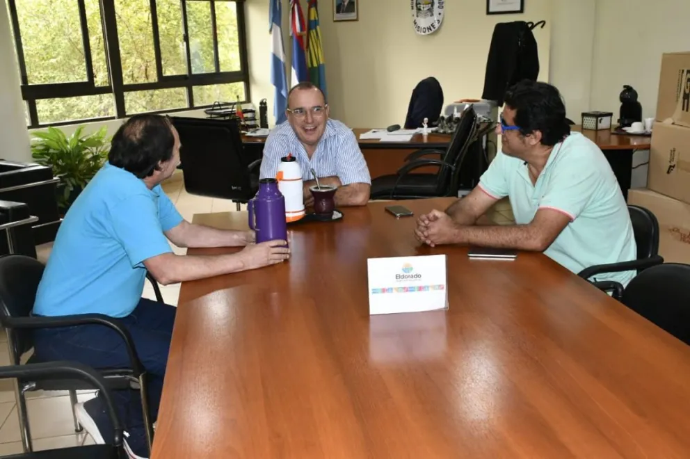Vecinos del barrio Guacurarí se reunieron con el Intendente para ...