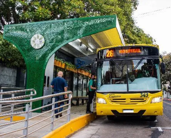 En Posadas, se normalizó el servicio de colectivo mientras que en ...
