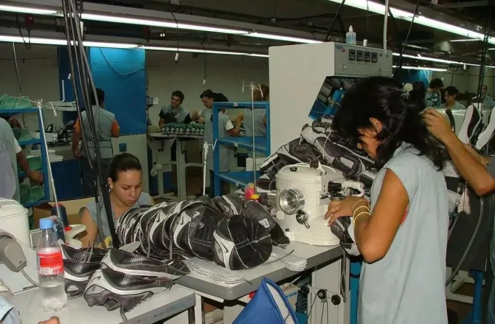 Caída en la producción derivaría en nuevos despidos en la fábrica DASS | Stop en línea