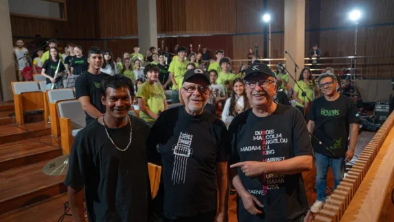 León Gieco y el gobernador Passalacqua compartieron una jornada de ...