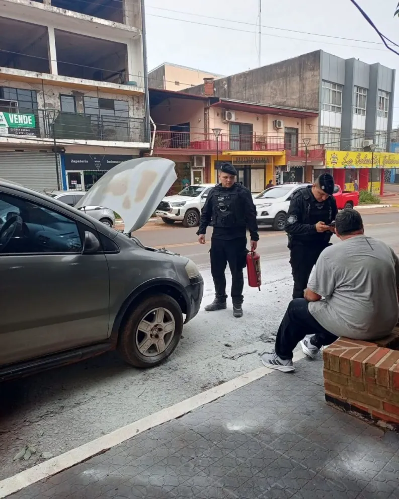 Controlaron un principio de incendio en un vehículo por un desperfecto mecánico