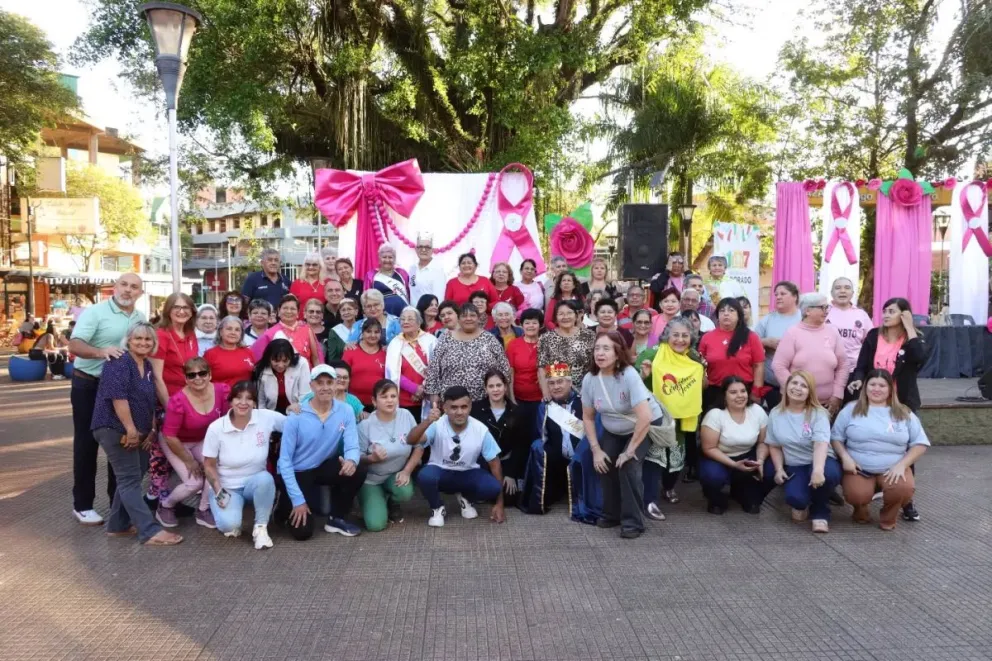 Cancer de Mama: jornada de concientización en la Plaza Sarmiento